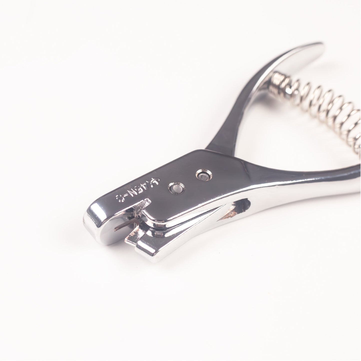 Kearing® 45N-S Stainless Steel Pattern Notcher Pro – 1/4″ × 1/16″ Seam & Dart Marker
